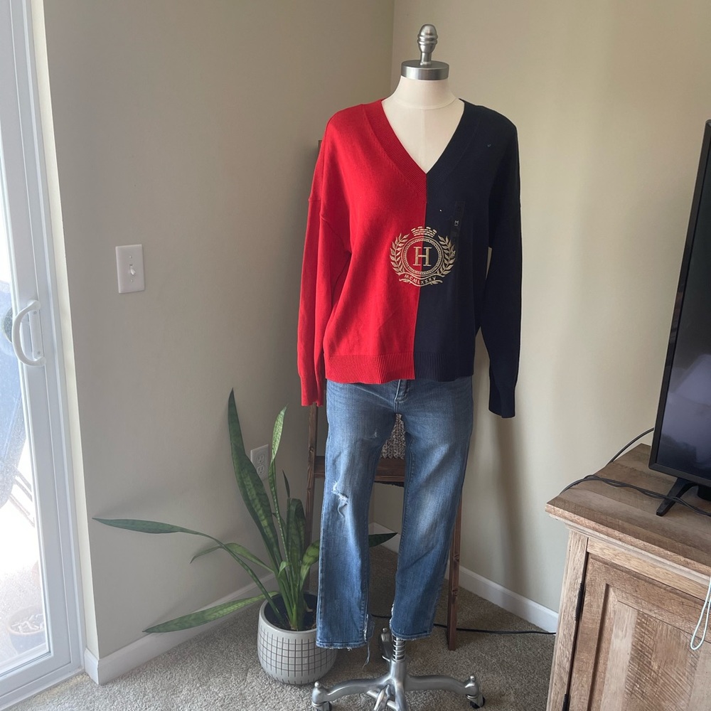 NWT Tommy Hilfiger color block sweater